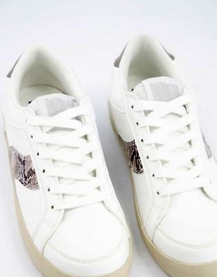 Белые кроссовки с отверстиями Bershka