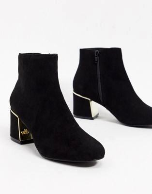 Черные ботинки на блочном каблуке с золотой отделкой Lipsy